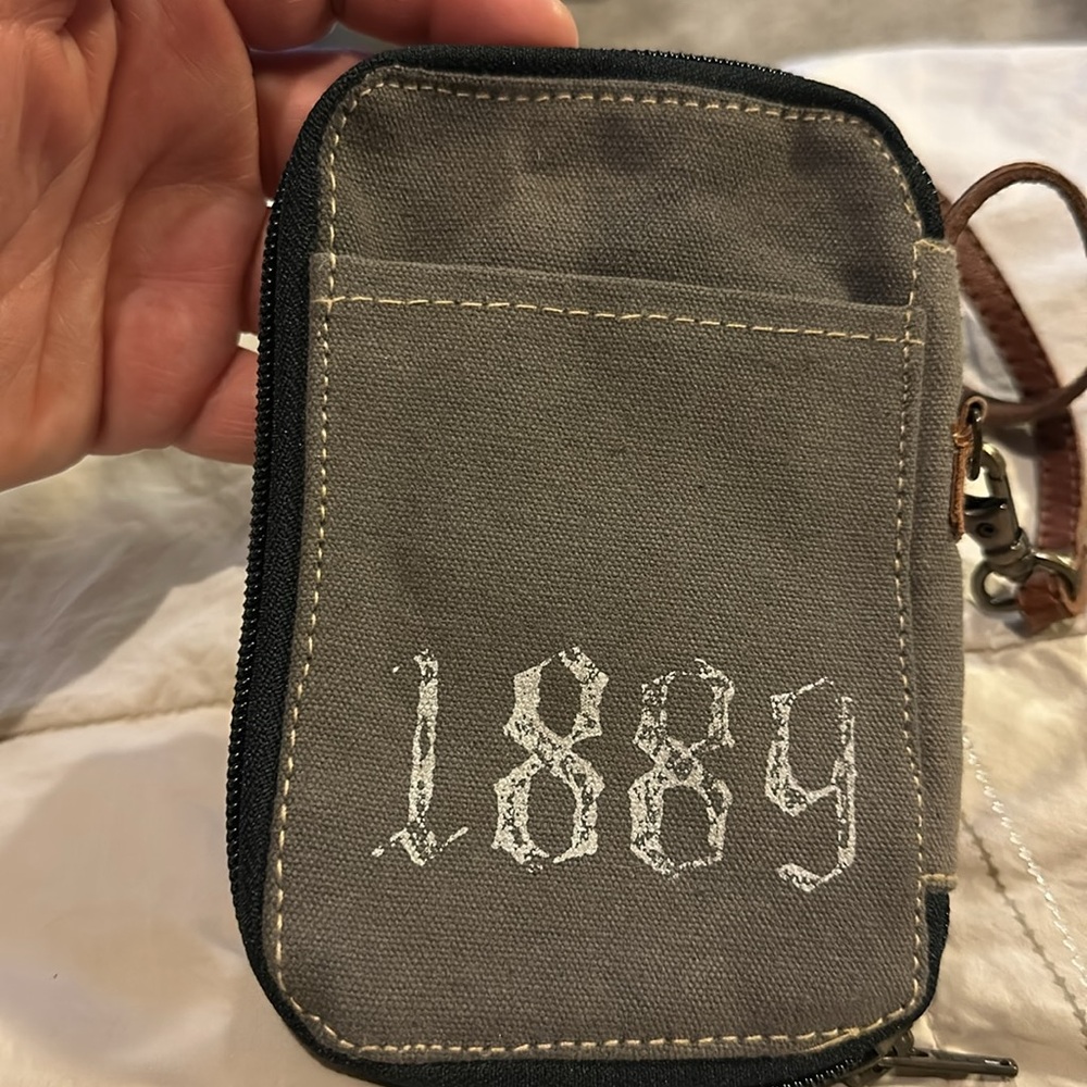 Mona B wristlet New no tag - Picture 3 of 5